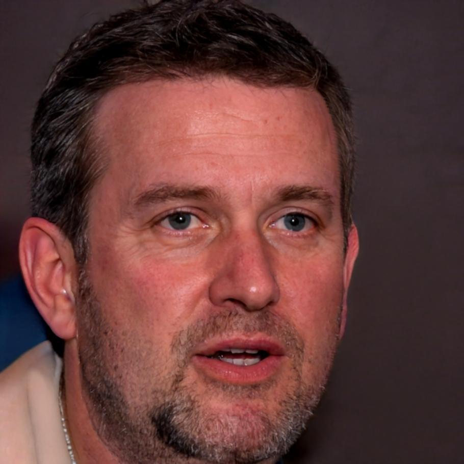 Portrait de Cyrille Beaumont, dirigeant d'entreprise satisfait